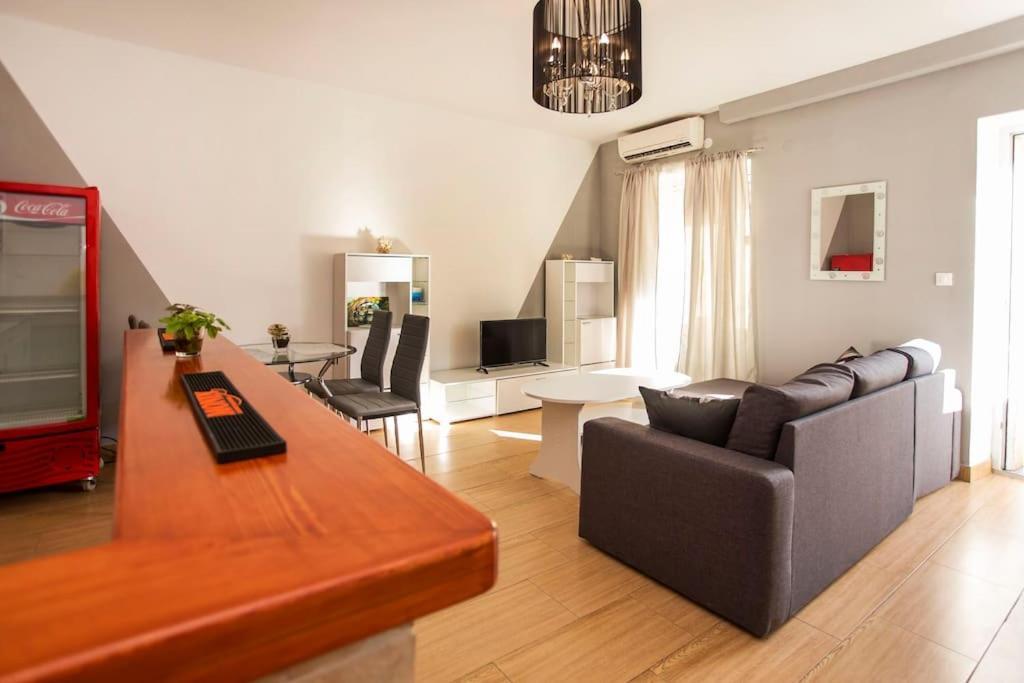Apartman Den,Rovinj Oaza U Centru Grada I Besplatnim Parkingom Daire Dış mekan fotoğraf